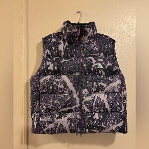 NWT women’s Nike ACG "Lunar Lake" Women's Therma-FIT ADV Vest sz L
